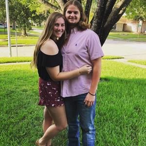 Meet your Posher, Casey